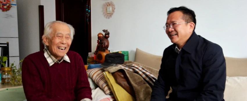 中國樂凱黨委領(lǐng)導(dǎo)看望慰問樂凱老領(lǐng)導(dǎo)、老專家、老干部、老黨員及生活困難職工